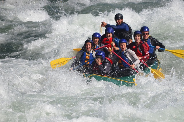 rafting-1259608_640