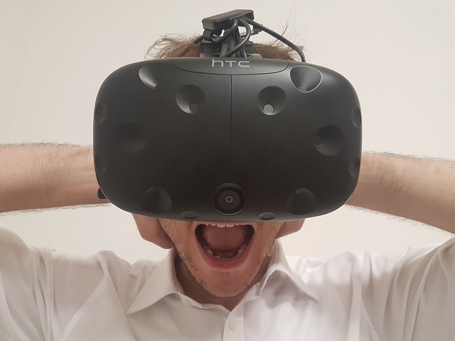 virtual-reality-3897693_640